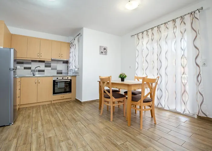 House Litsa 3